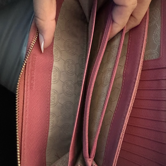 Michael Kors wallet - Picture 5 of 5